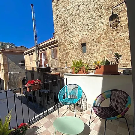 Torre's & Caffe Oda ve Kahvaltı Monreale
