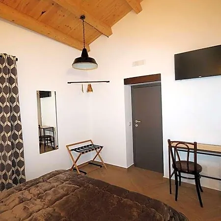 Torre's Camere&caffè Bed & Breakfast