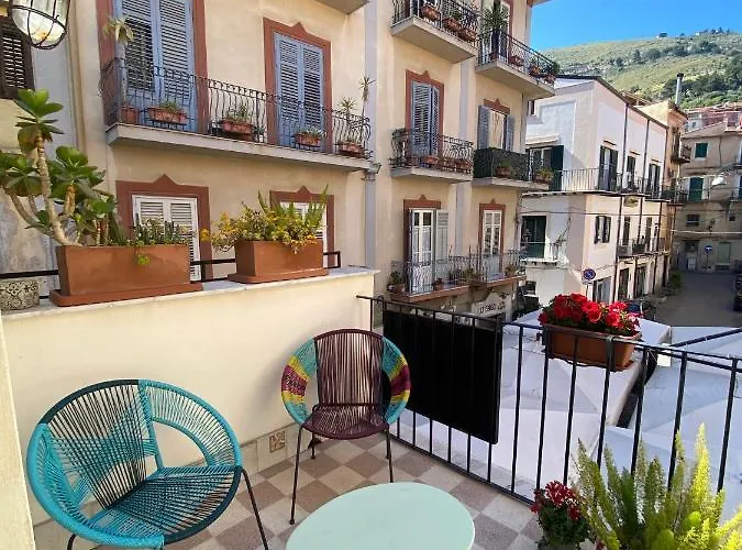 Torre's & Caffe Bed and Breakfast