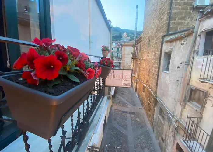 Torre's & Caffe Bed and Breakfast 4*