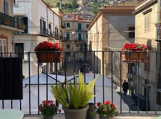 Torre's & Caffe Monreale